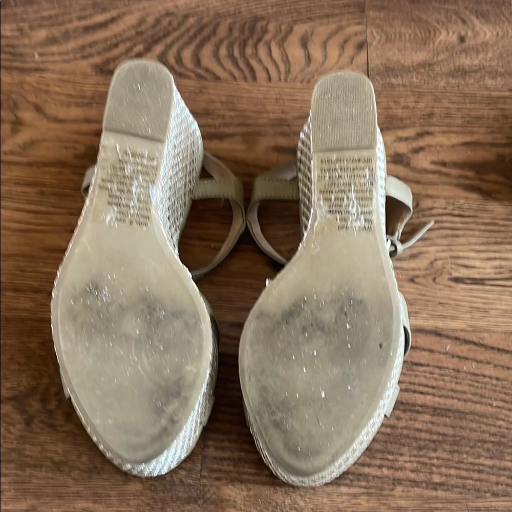 Lauren Conrad Waverly Metallic Wedge Sandals - Picture 7 of 9